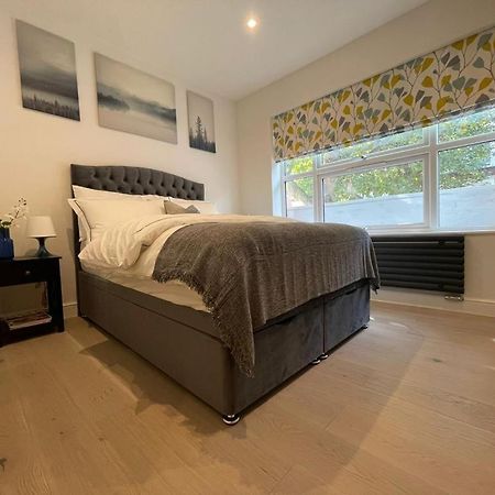 Two Bedroom Apartment - Londra Dış mekan fotoğraf