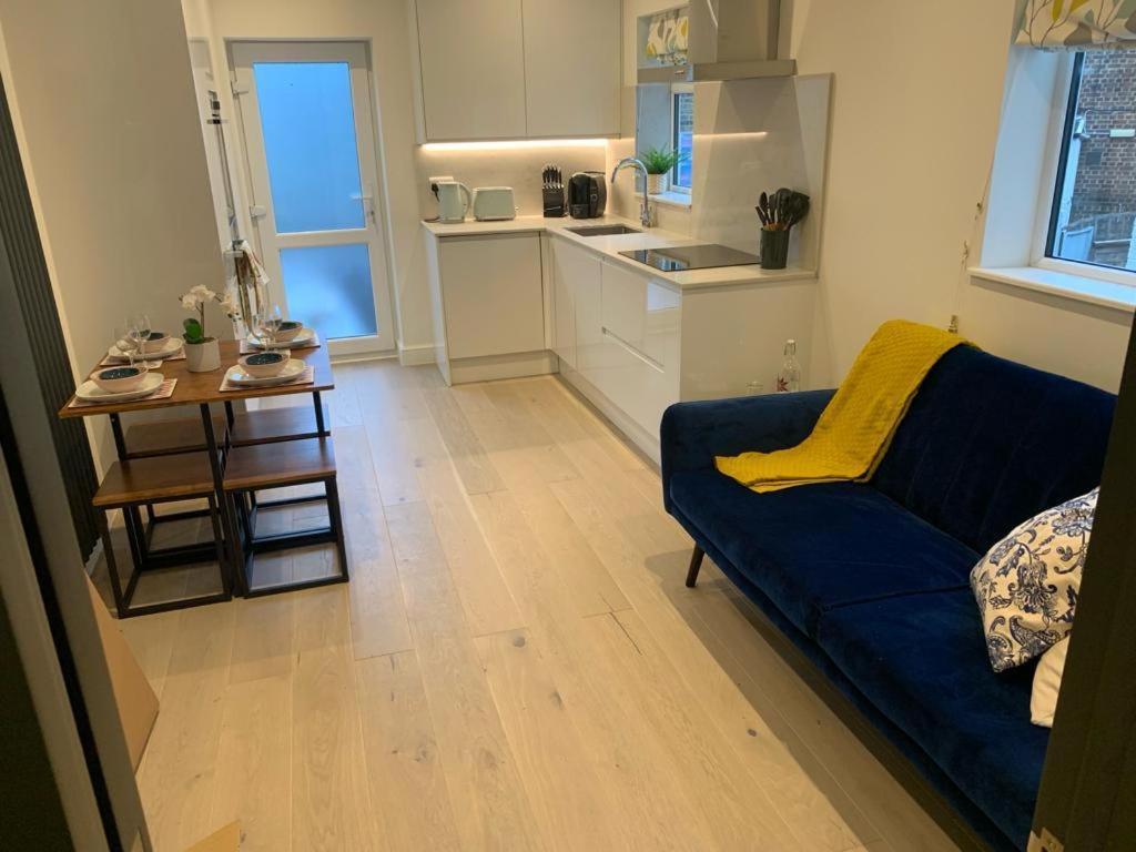 Two Bedroom Apartment - Londra Dış mekan fotoğraf