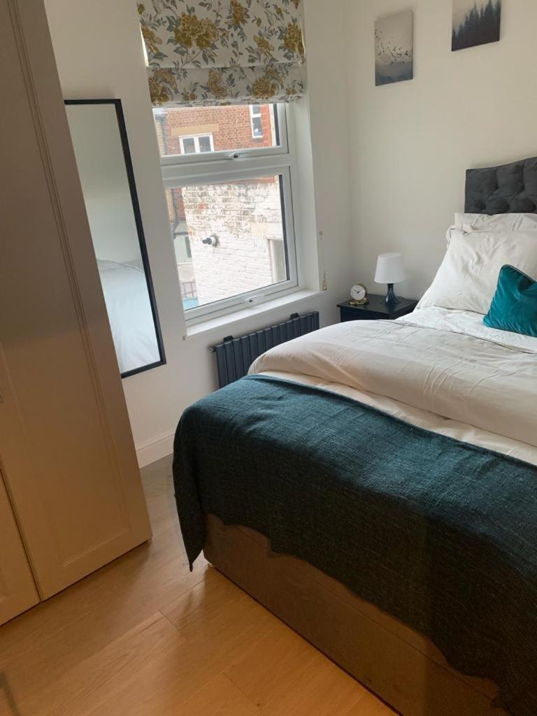 Two Bedroom Apartment - Londra Dış mekan fotoğraf