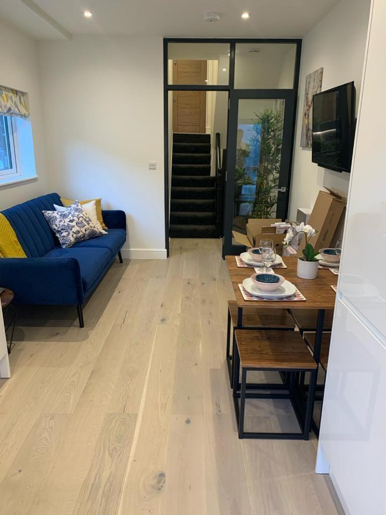 Two Bedroom Apartment - Londra Dış mekan fotoğraf